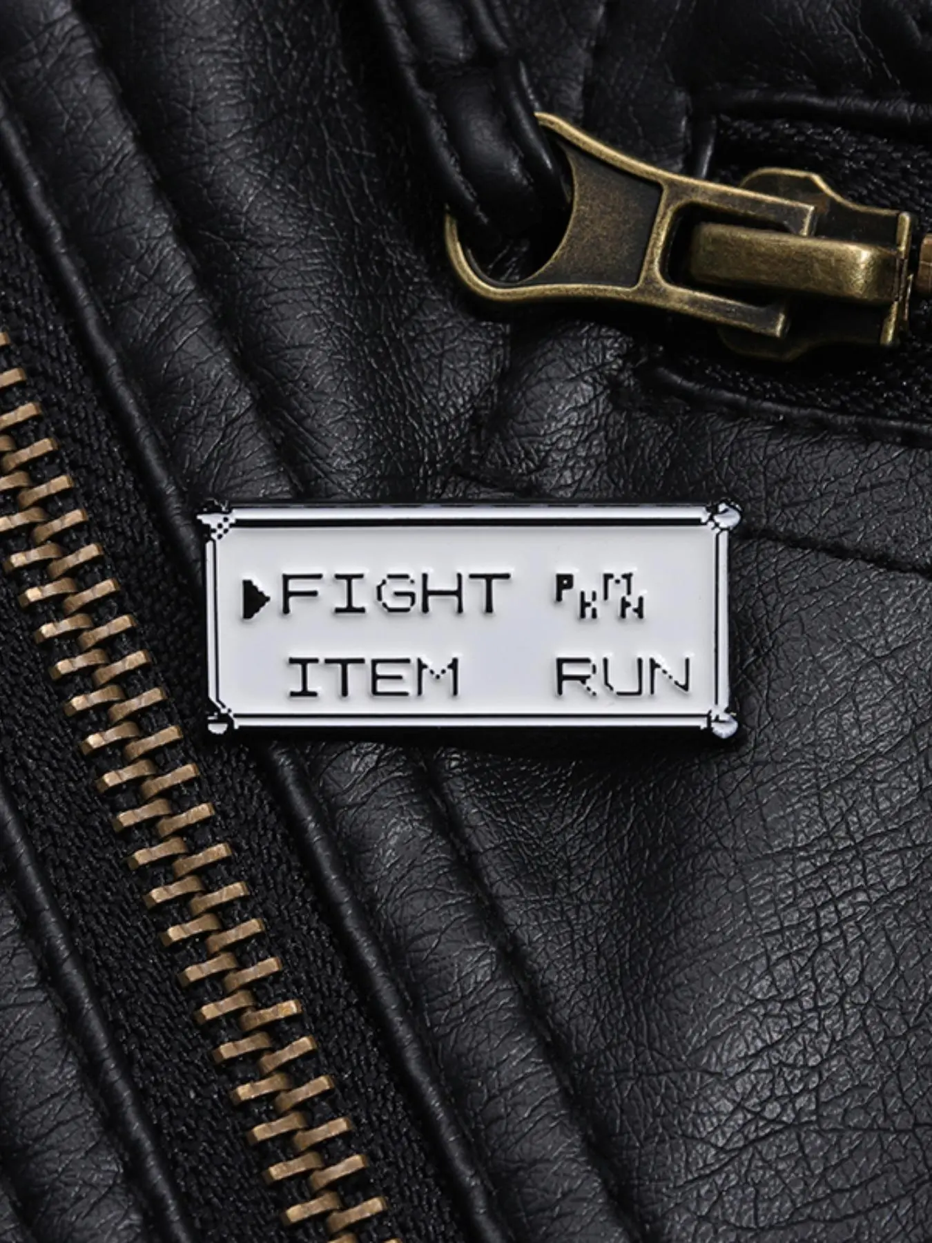 Letter Pattern Brooch, Alloy B - Men Accessories For Birthday Gift 评论和价格